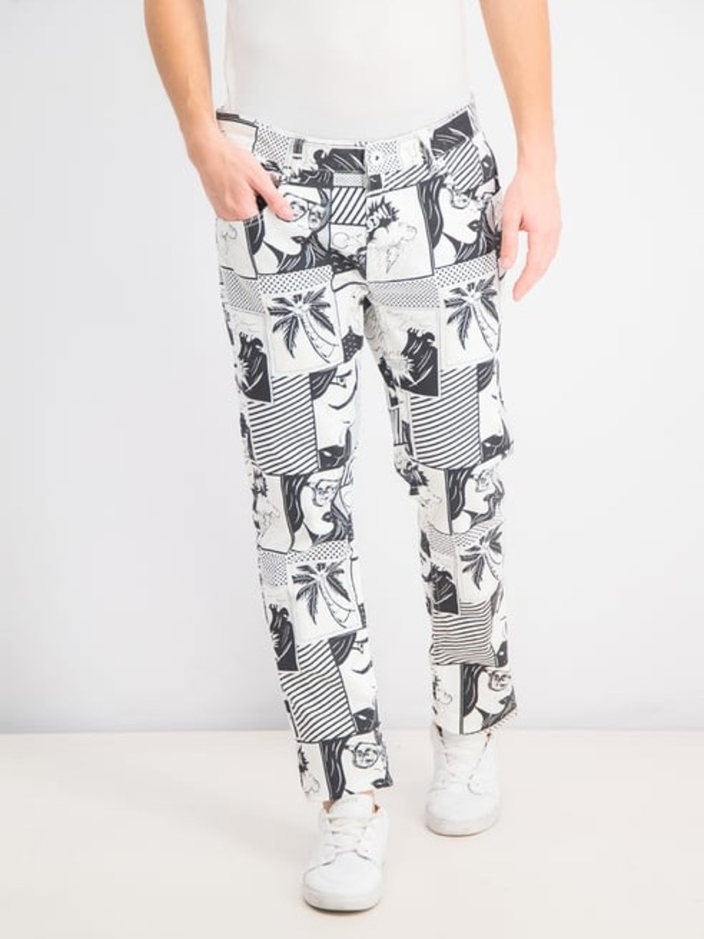 NWT Black & White Comic Jeans - 34W